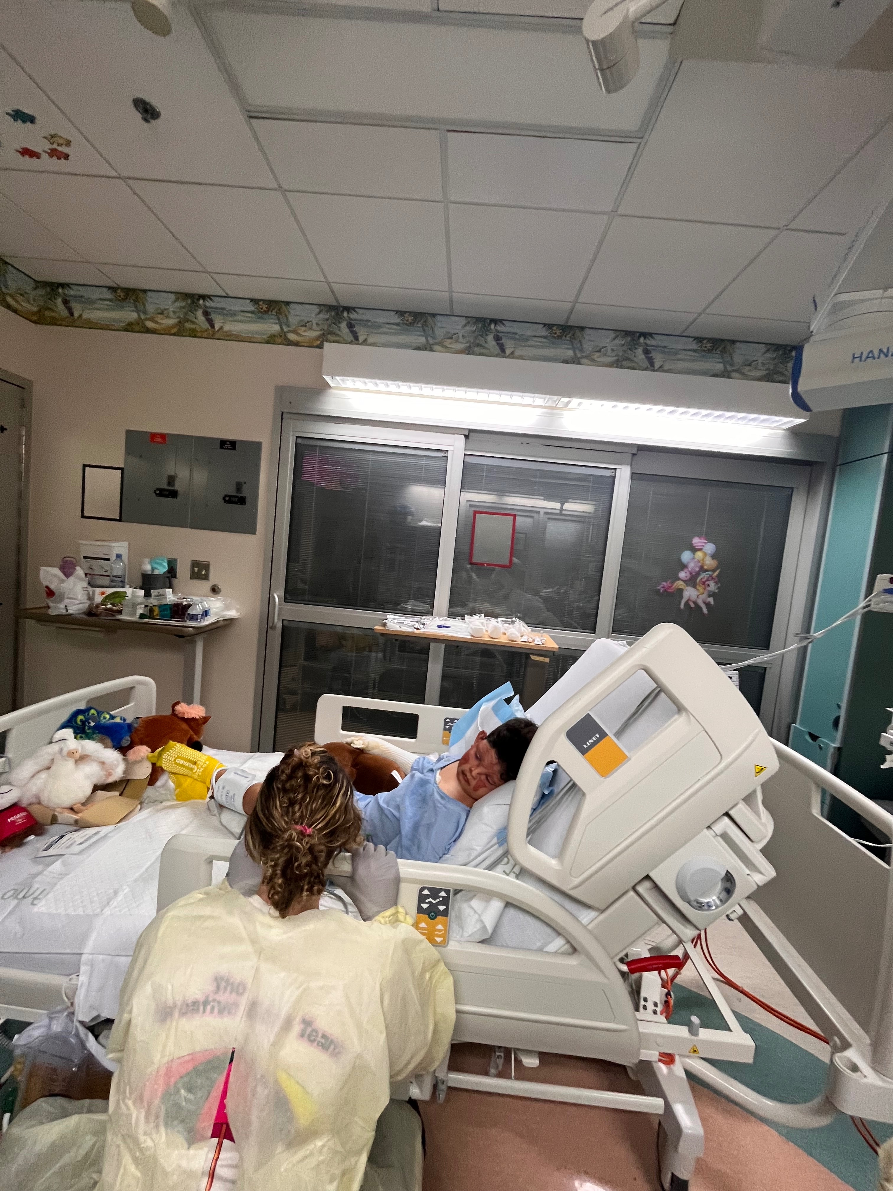 Help 7-Year-Old Elian Heal After Severe Burns campaign photo, 5 of 7