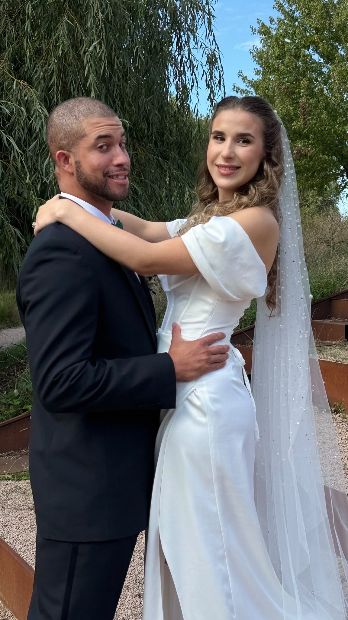 Mariia & Mason Peach wedding gift campaign photo, 7 of 8