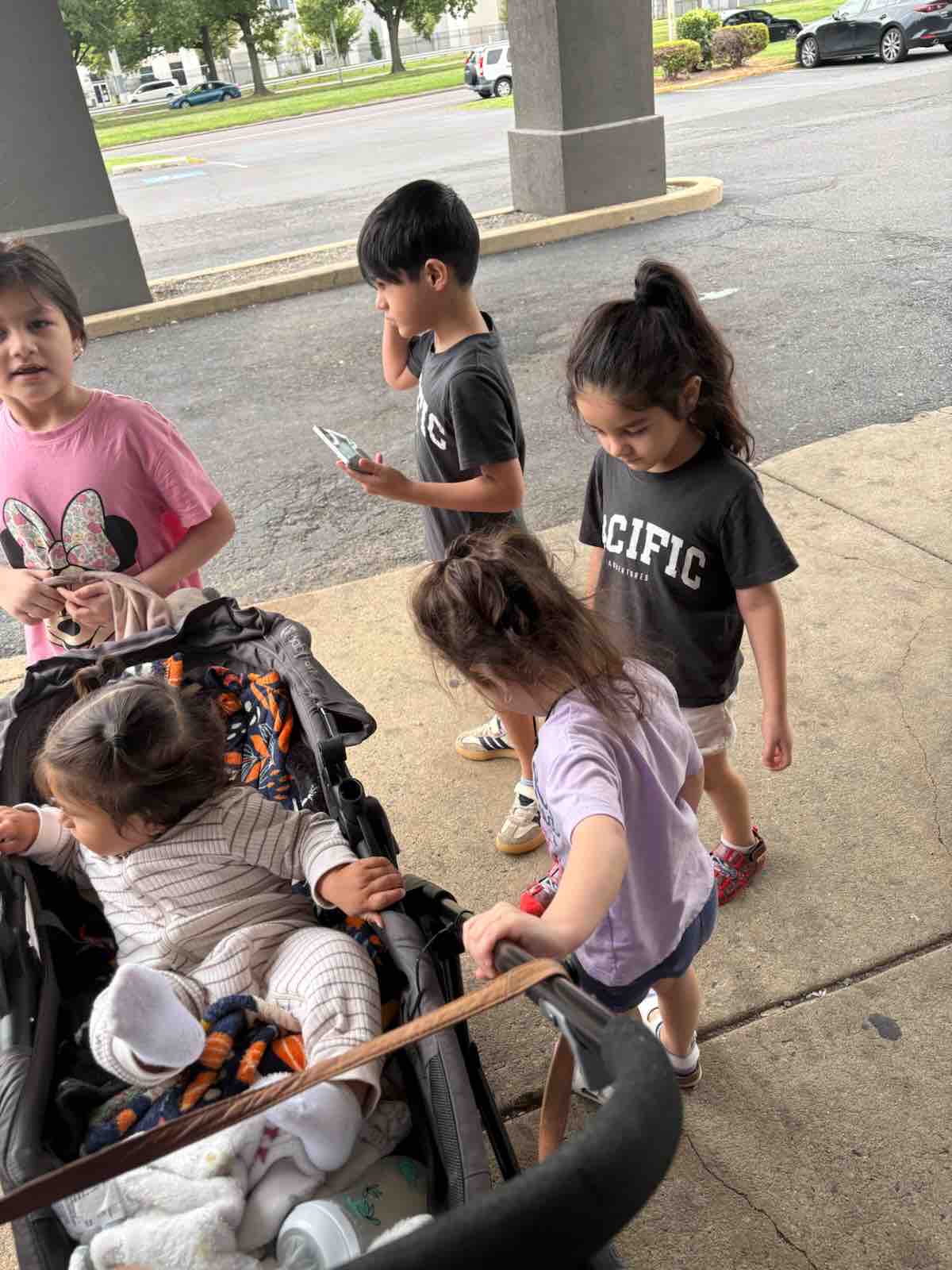 Help Iffan and Her 5 Children Find Housing campaign photo, 4 of 5