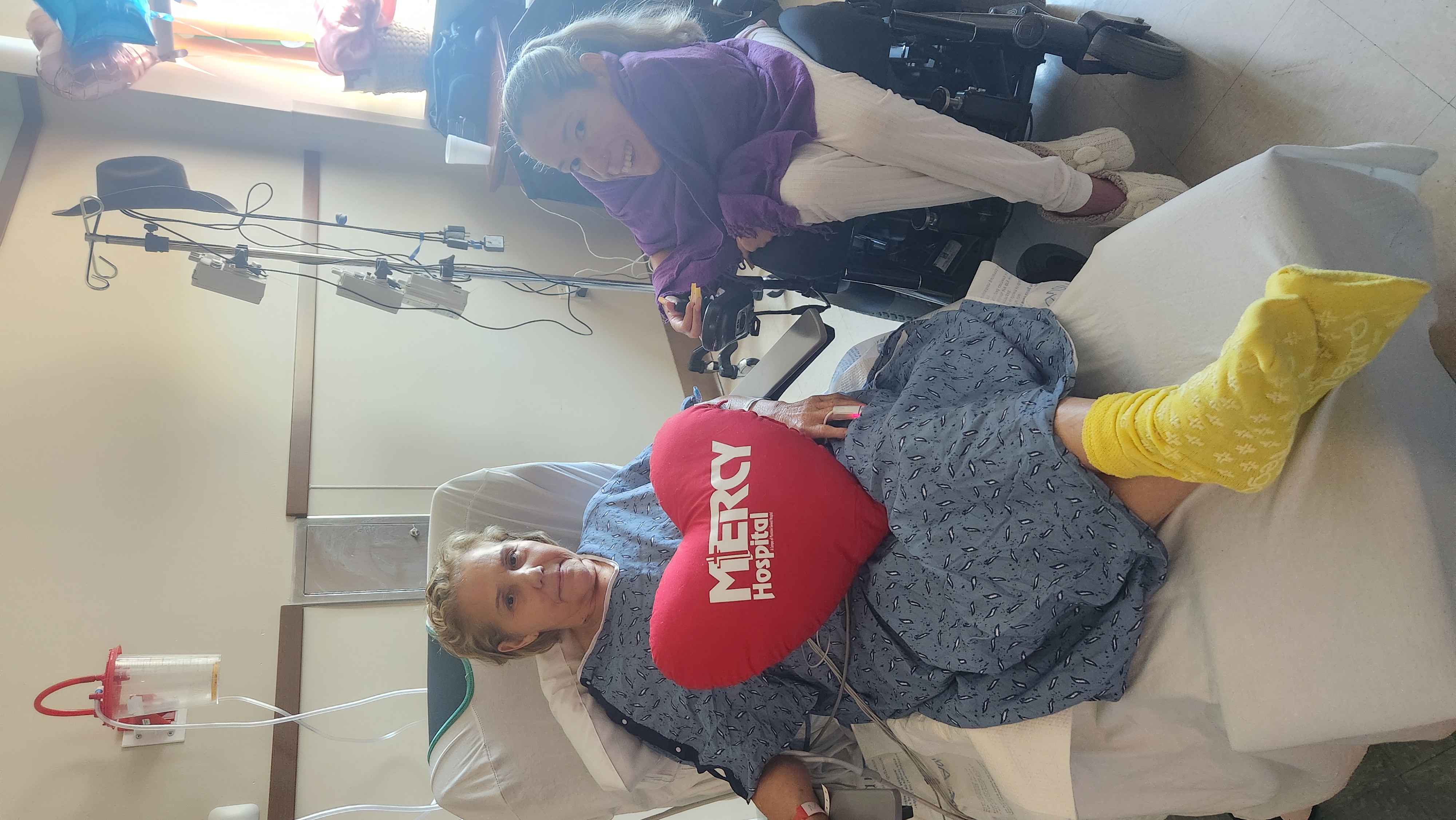 Help My Mom Recover and Keep Our Household Going campaign photo, 2 of 5