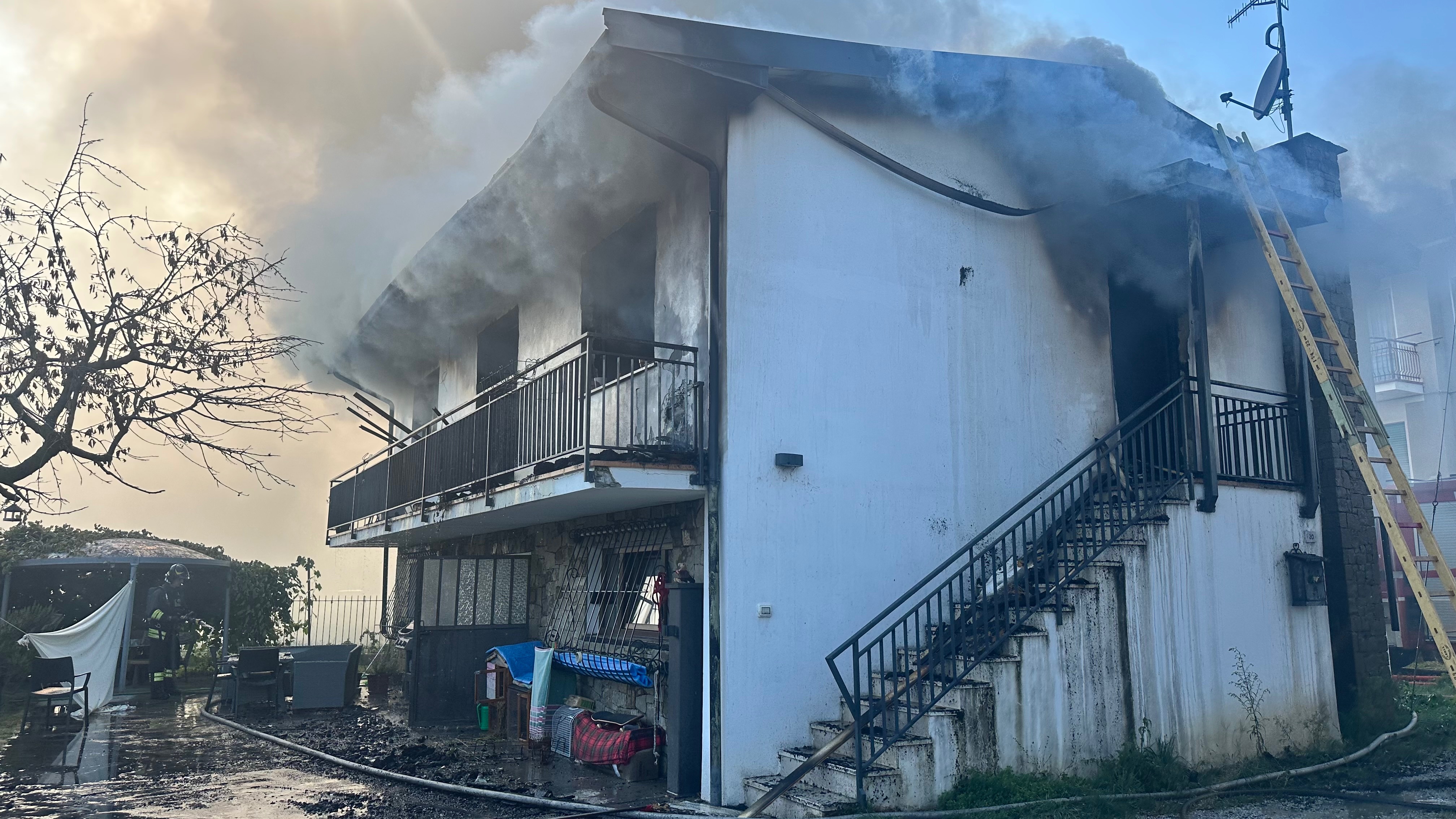 A family of 6 & their pets lost all belongings in house fire campaign photo, 7 of 8