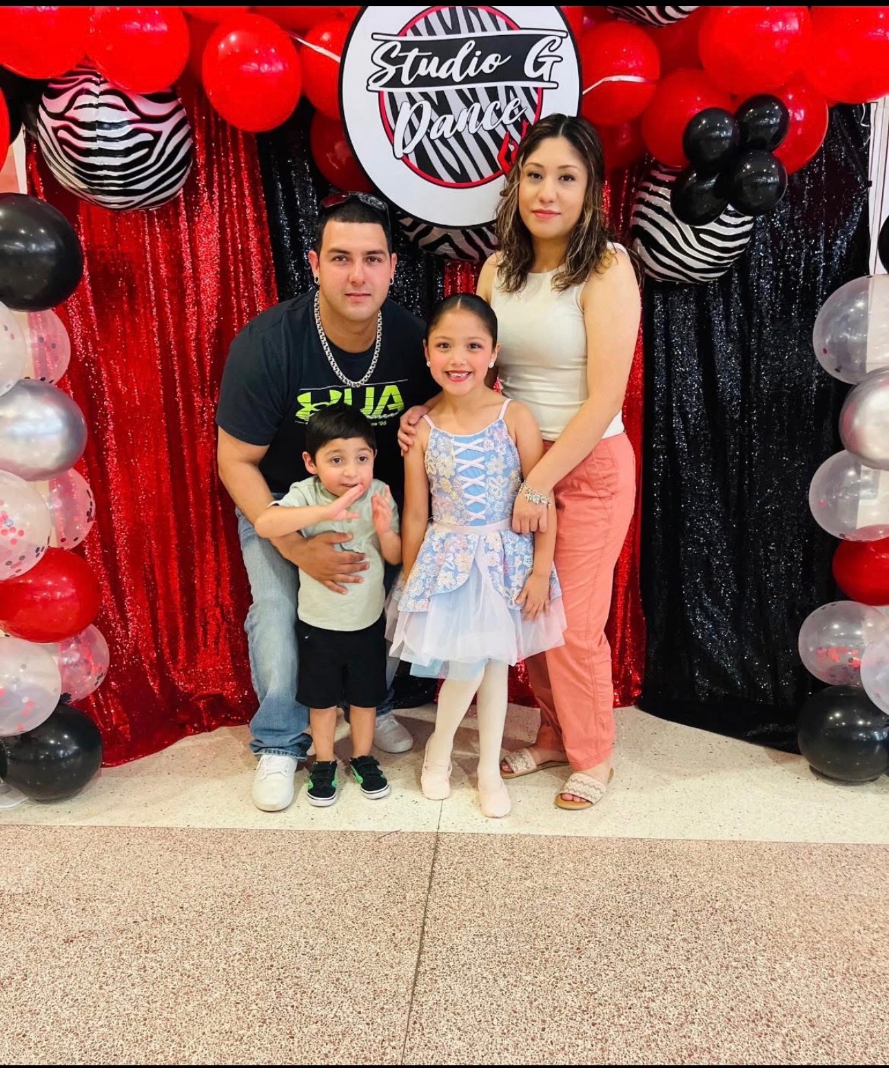 Support Victor Gonzalez's Family campaign photo, 4 of 7