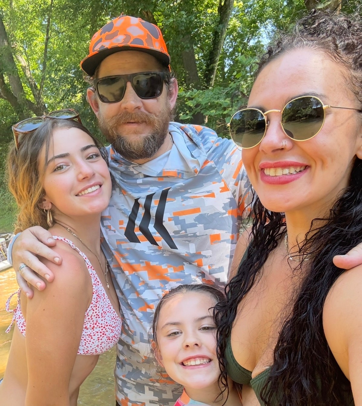Support Robert’s Wife and Daughters campaign photo, 7 of 8
