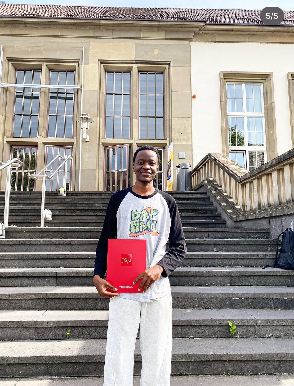 Help Boaz Study Molecular Biology at JGU, Mainz Germany campaign photo, 2 of 9
