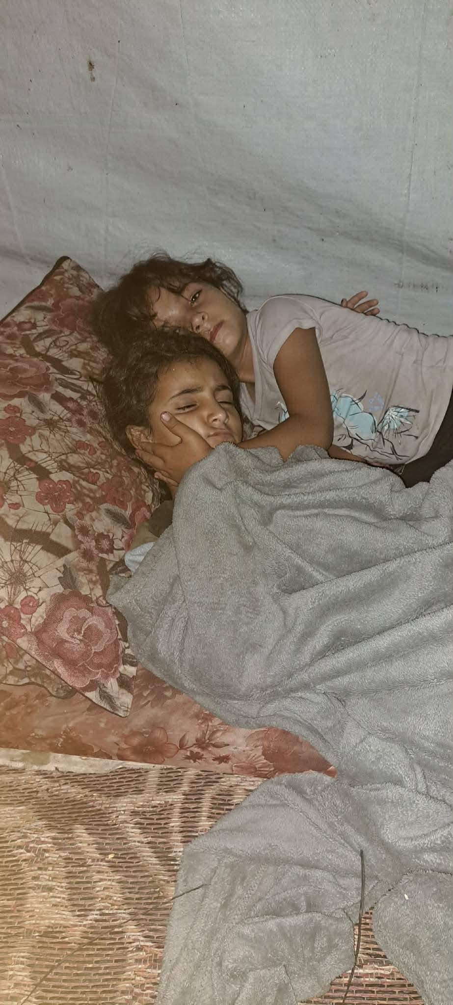 Foto della campagna HELP NEVEEN AND HER 4 CHILDREN ПОМОЩ ЗА НЕВИН И ДЕЦАТА Ѝ ❤️, 7 di 8