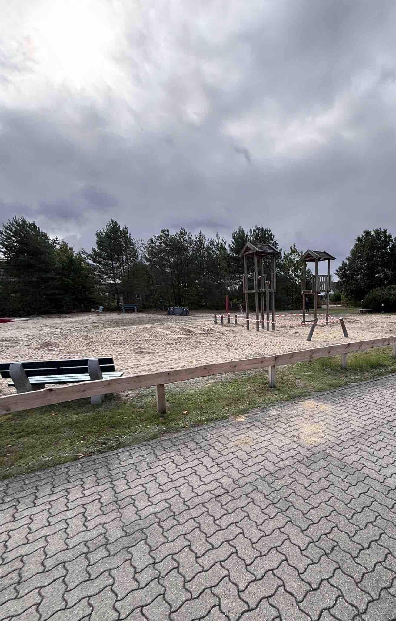 Erneuerung unseres Spielplatzes campaign photo, 2 of 4