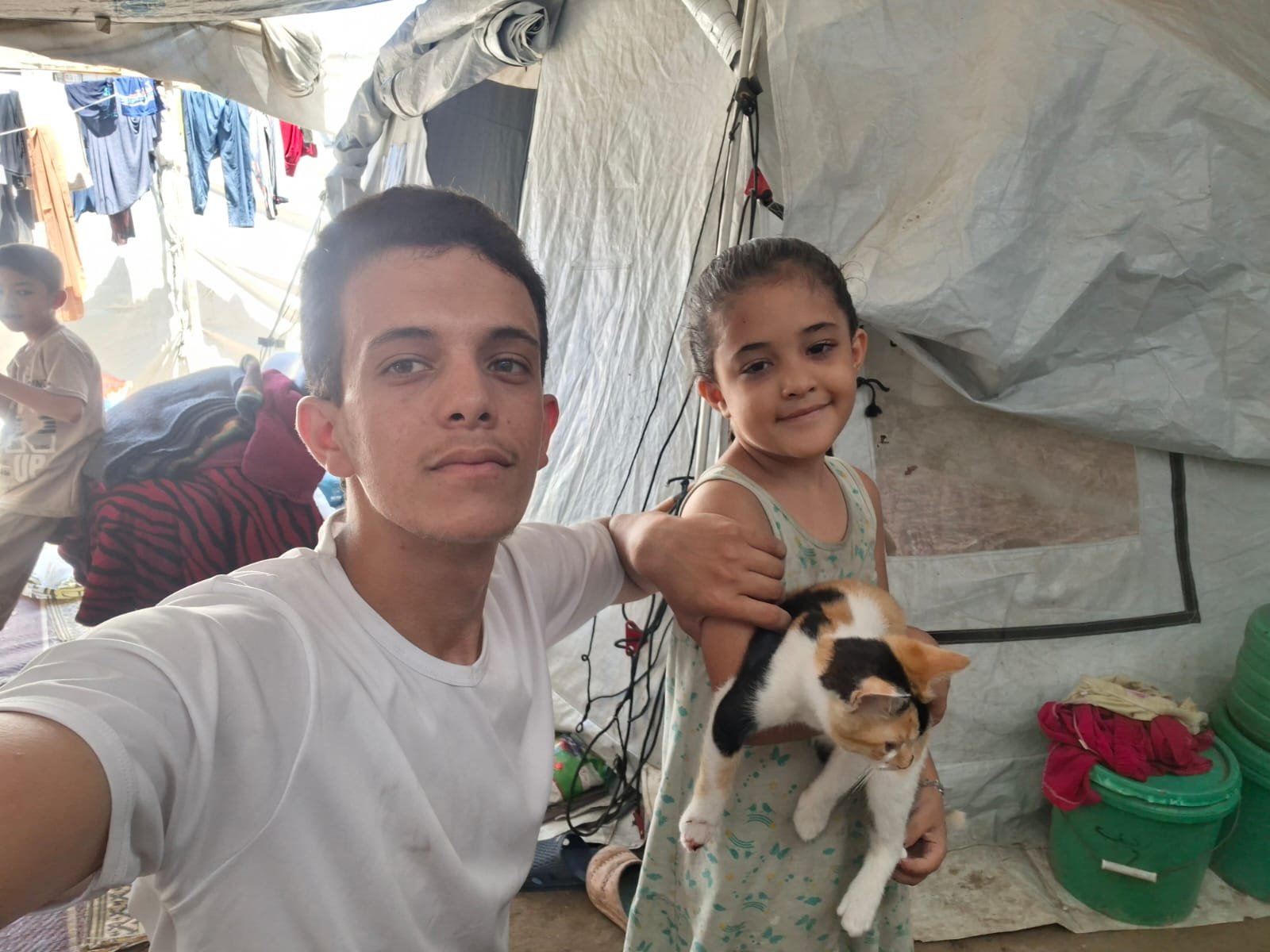 Help Mohammed and His Five Children Survive in Gaza campaign photo, 4 of 7