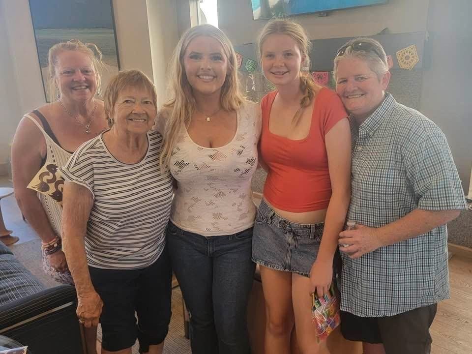 Donate to Lynn’s Fight Against Cancer campaign photo, 4 of 5