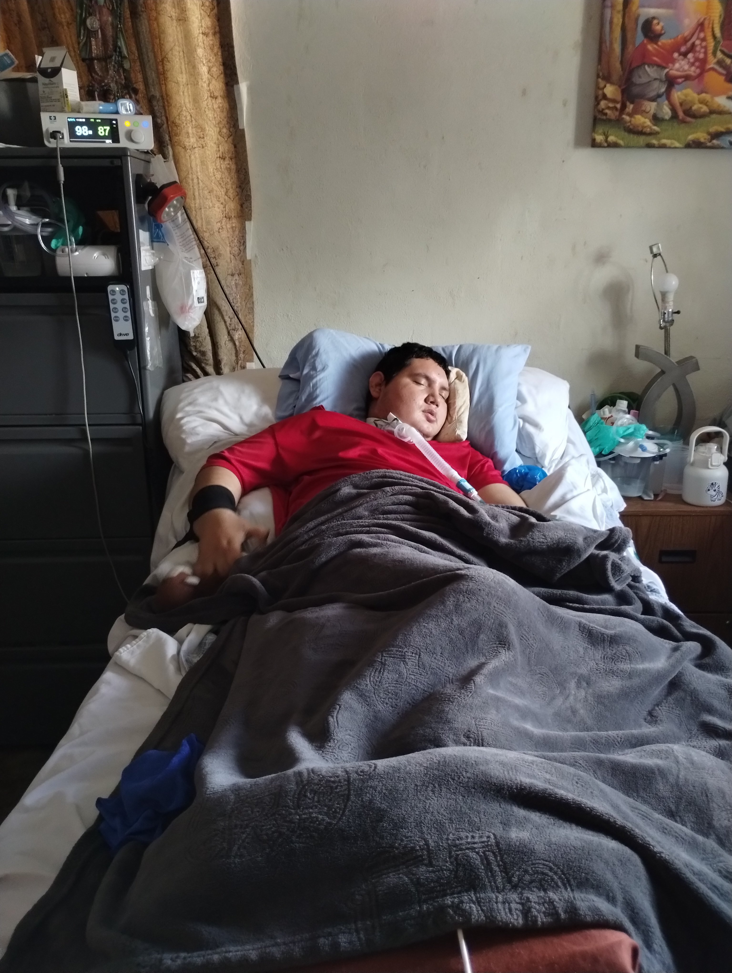 Help Jesús Get the Medical Care and Supplies He Needs campaign photo, 7 of 8