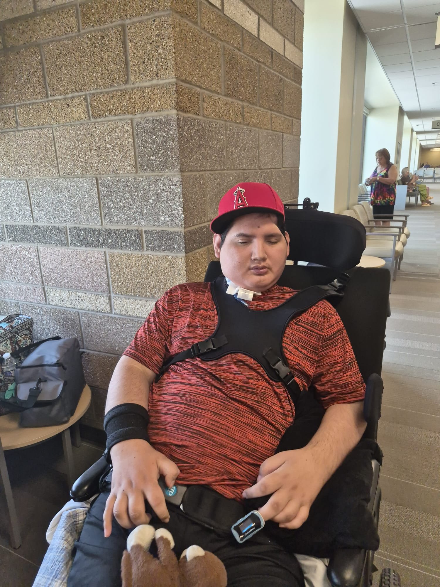 Help Jesús Get the Medical Care and Supplies He Needs campaign photo, 4 of 8