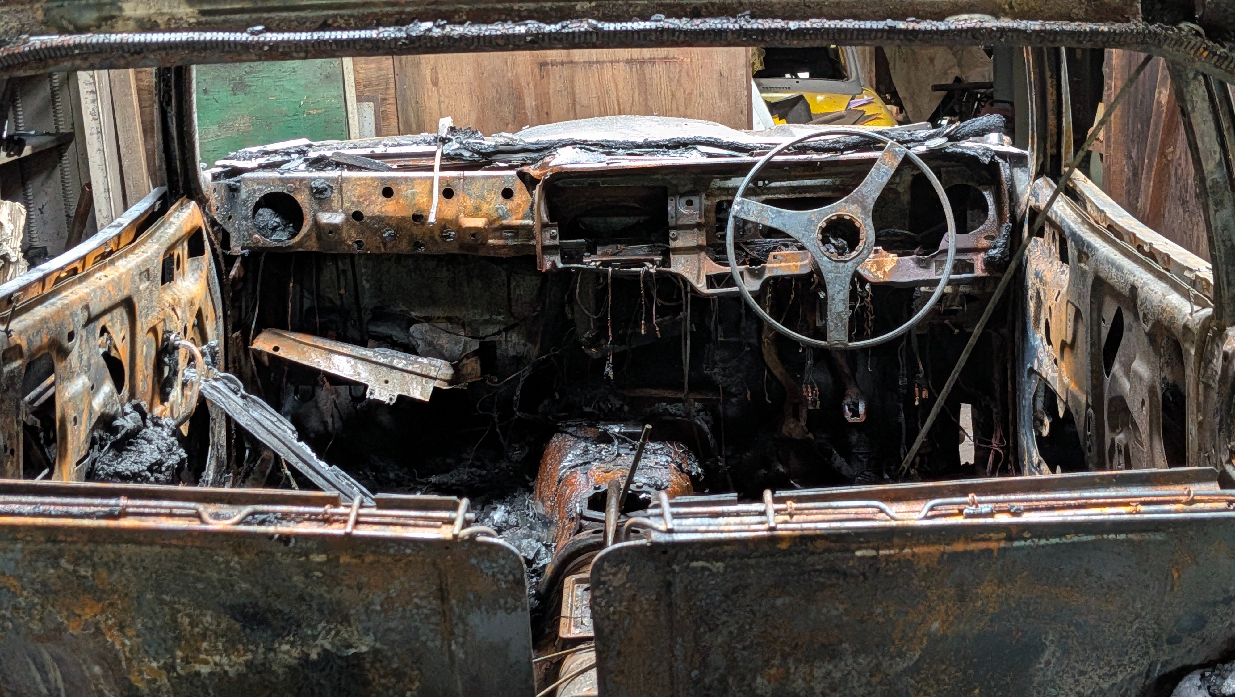 Cash machine cars workshop roof campaign photo, 6 of 7
