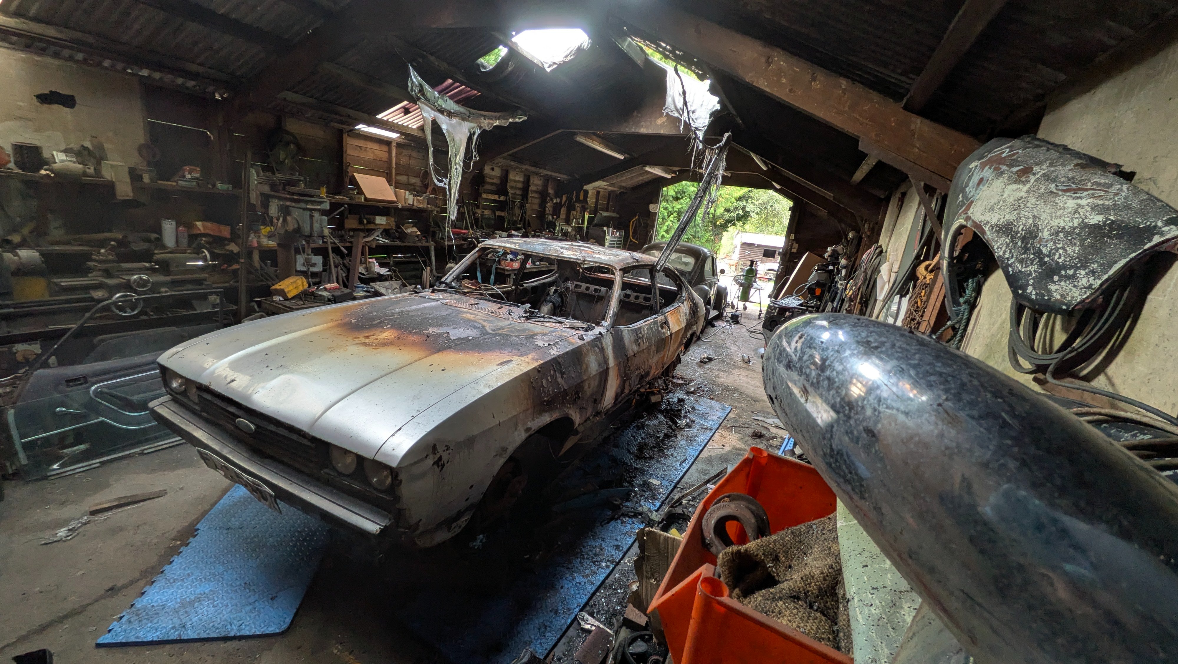 Cash machine cars workshop roof campaign photo, 4 of 7