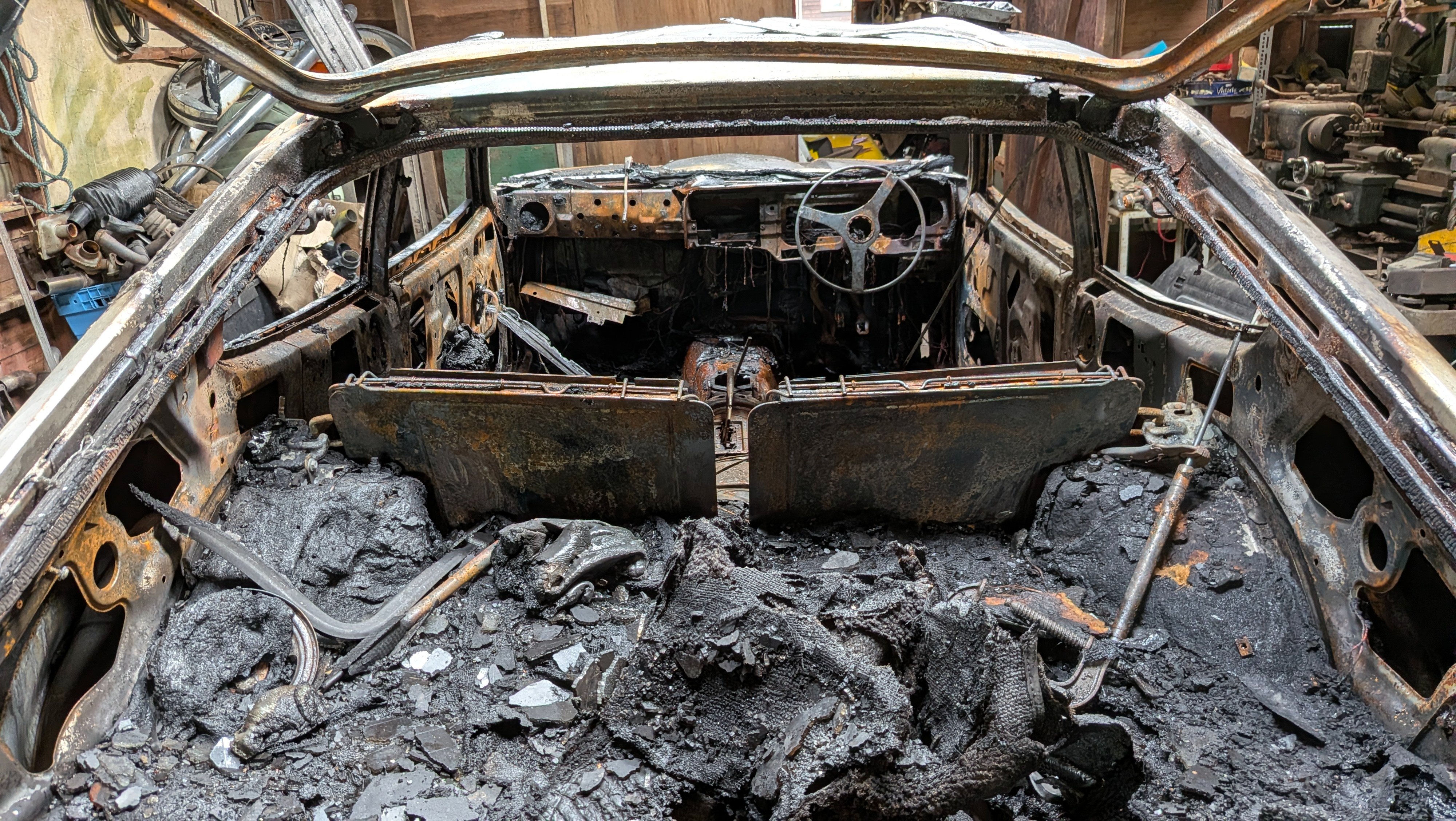 Cash machine cars workshop roof campaign photo, 5 of 7