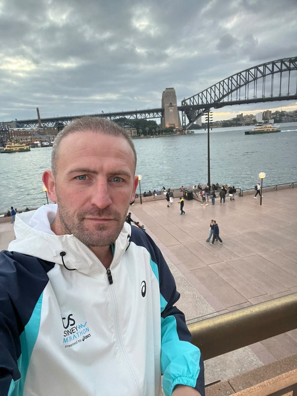 Help Denny chase all eight World Marathon Majors campaign photo, 4 of 6