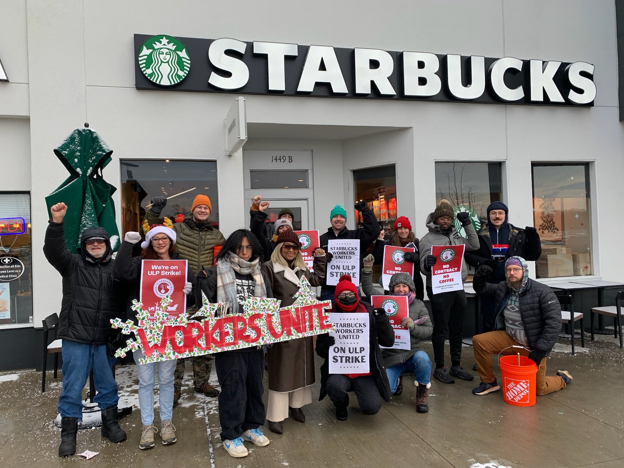 Starbucks Corbins Corner Workers Facing Sudden Closure campaign photo, 4 of 5