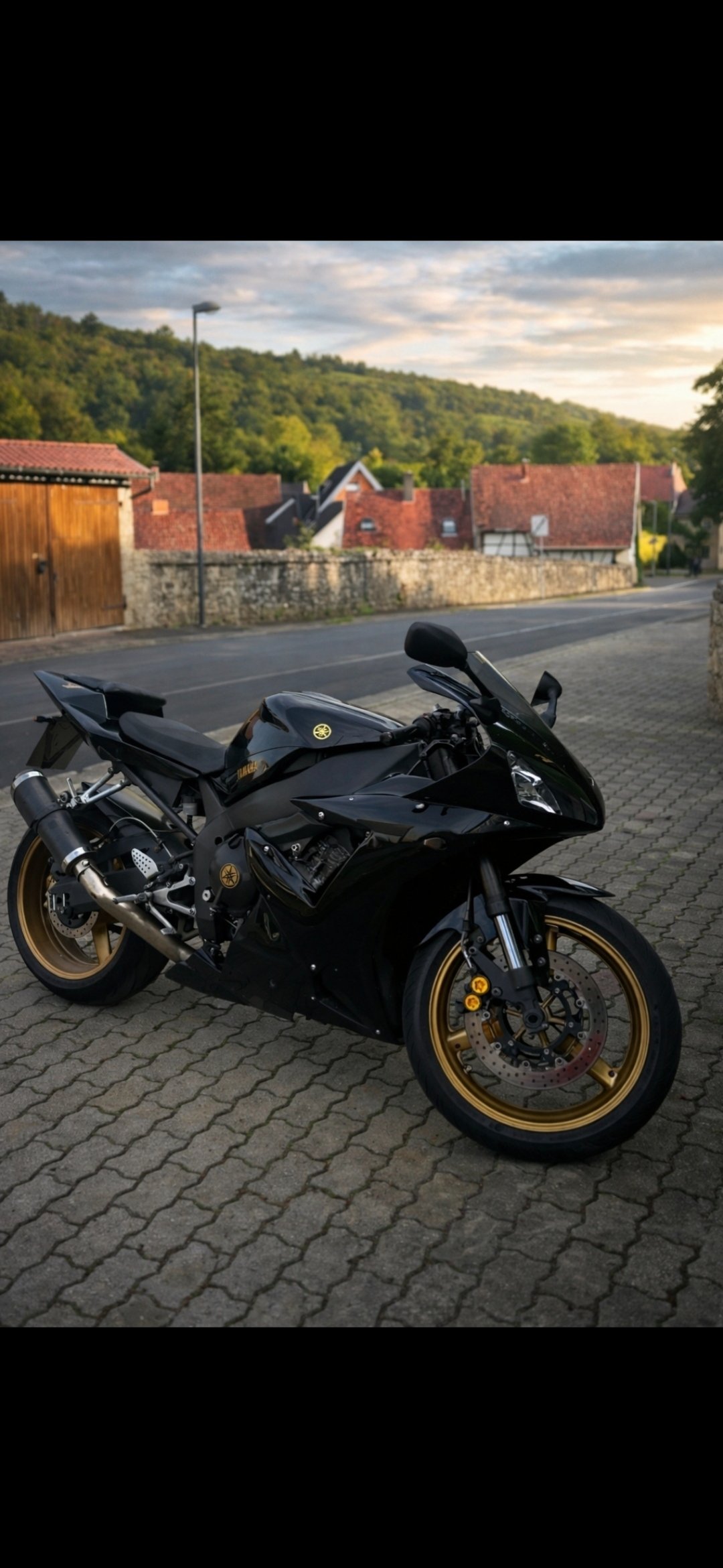 Kampagnen-Foto für help me get my motorcycle (yamaha r1) back, 2 von 5