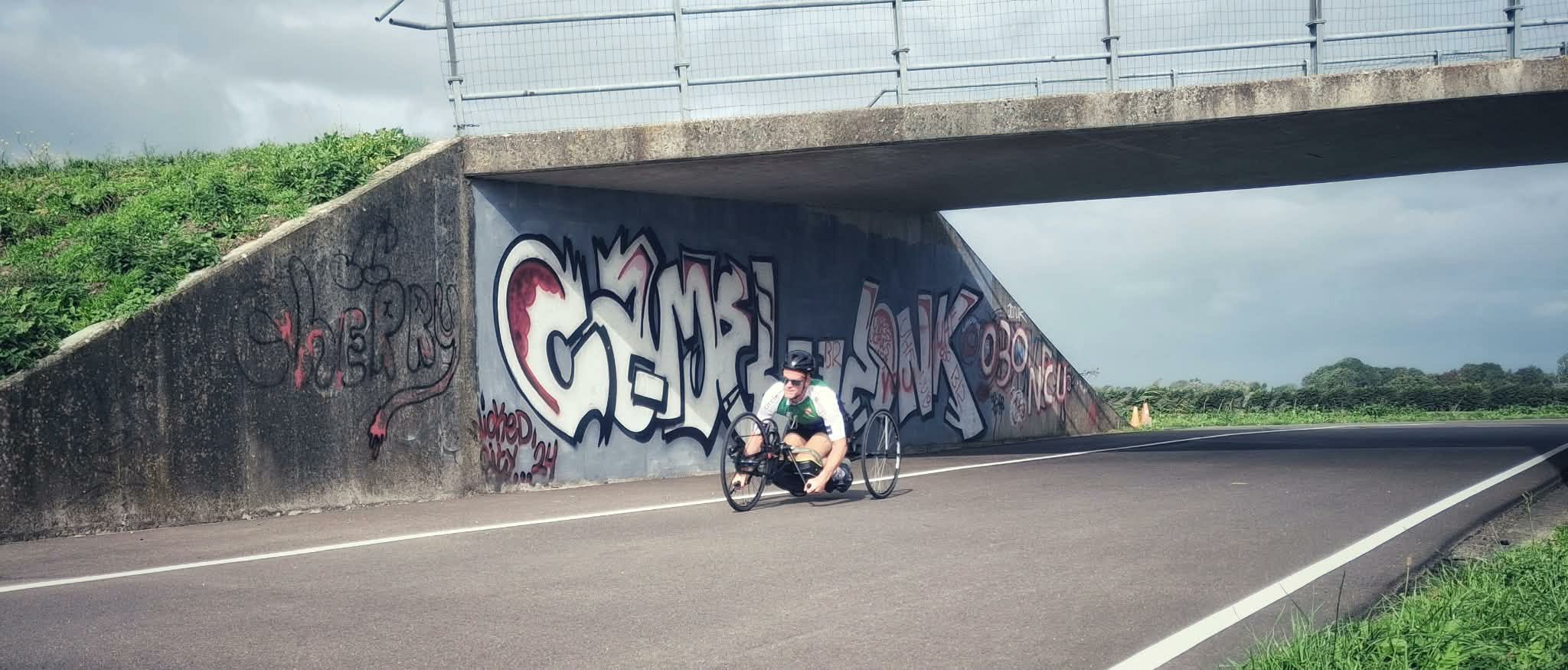 Van obstakelruns en waterpolo naar paracycling (handbiken) campaign photo, 2 of 5