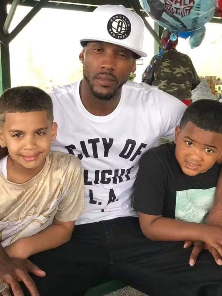 Support Jaroe Perry’s Family campaign photo, 6 of 8