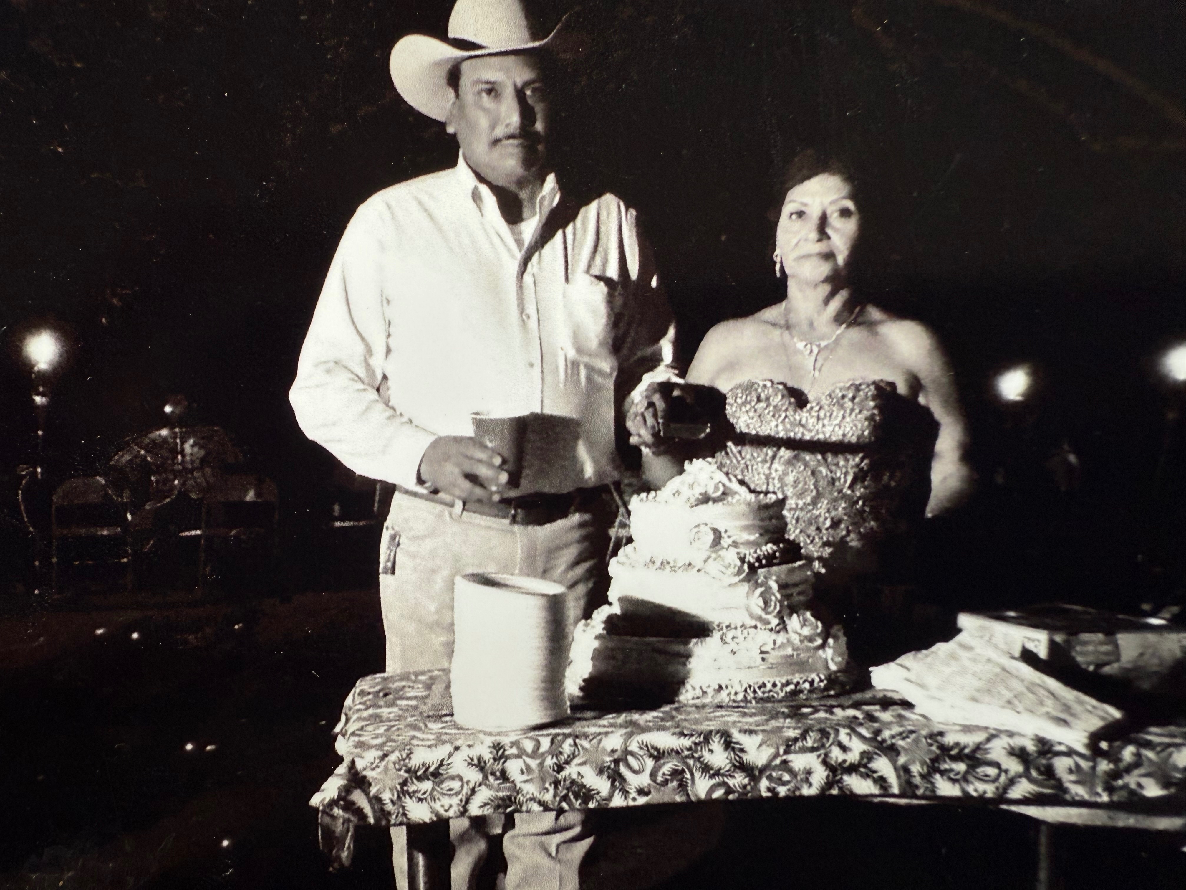 Help Gilberto Reunite With His Wife During ICE Detention campaign photo, 2 of 4