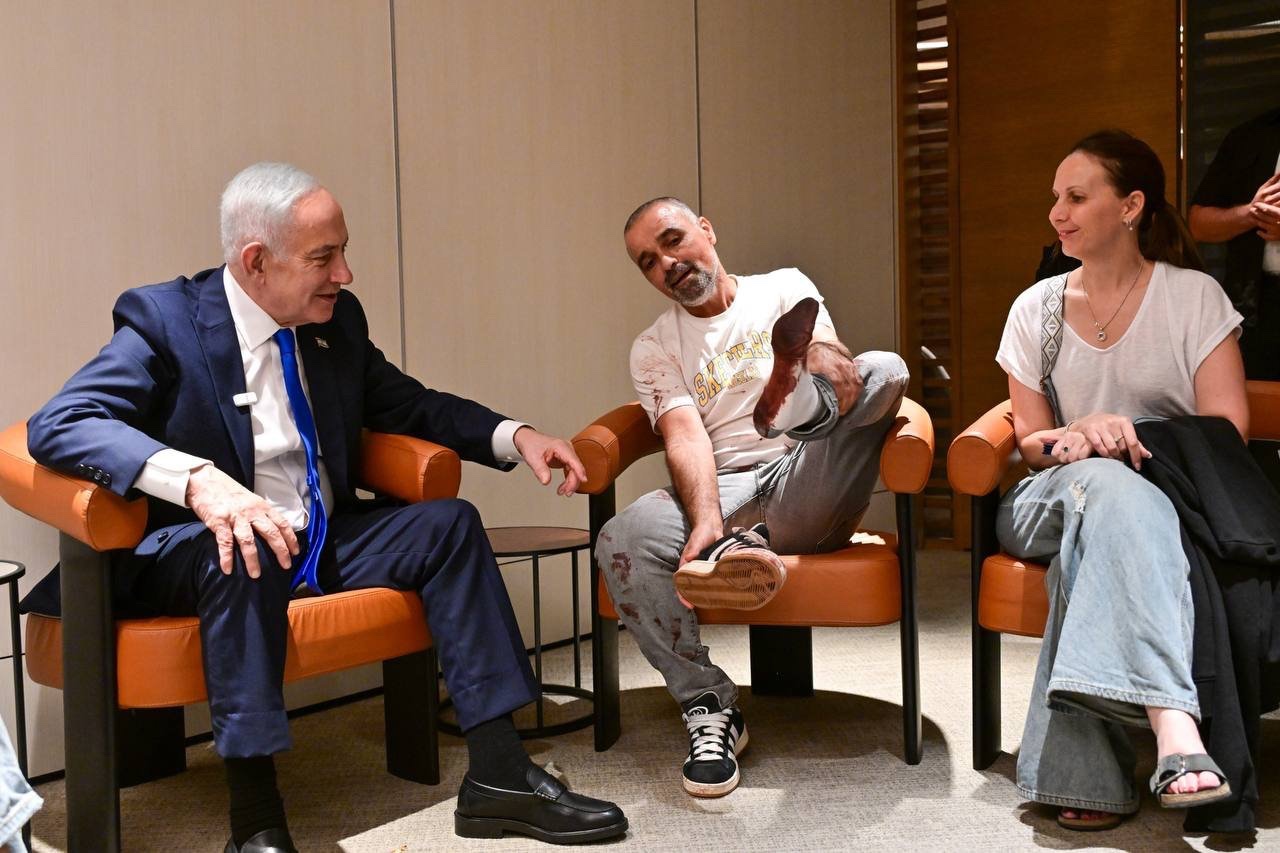 Help Yaniv Hayoun & Family: Plumber Hero Of FlyDubai Flight campaign photo, 4 of 13