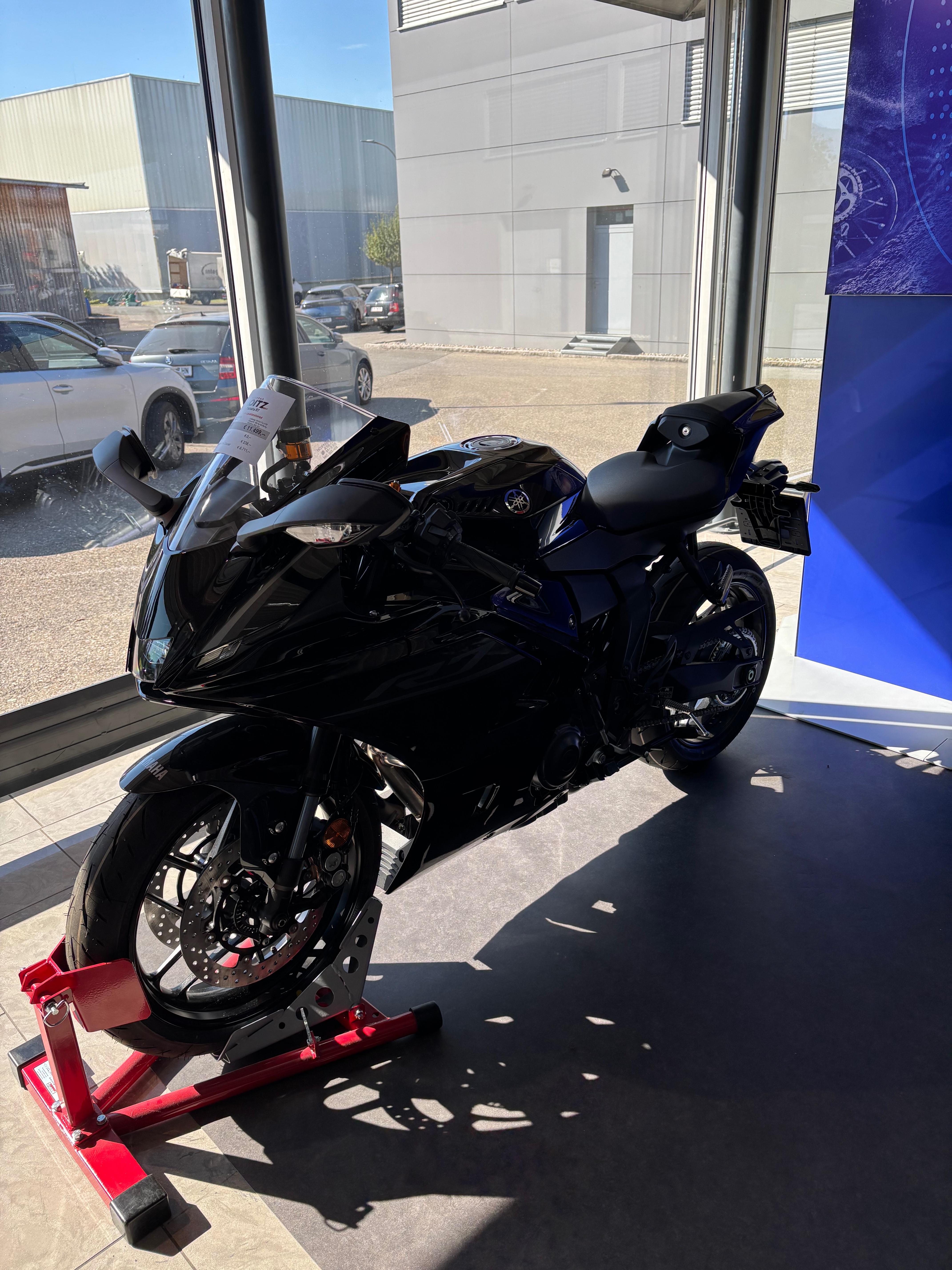 Yamaha R7 campaign photo, 2 of 4