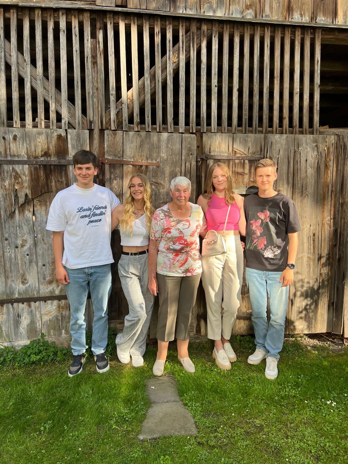 Enkeltrick bei meiner Oma Berta campaign photo, 2 of 5