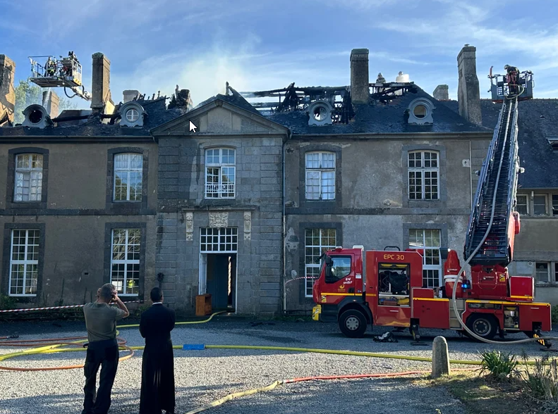 Donate for a burned down Catholic school in France campaign photo, 4 of 5
