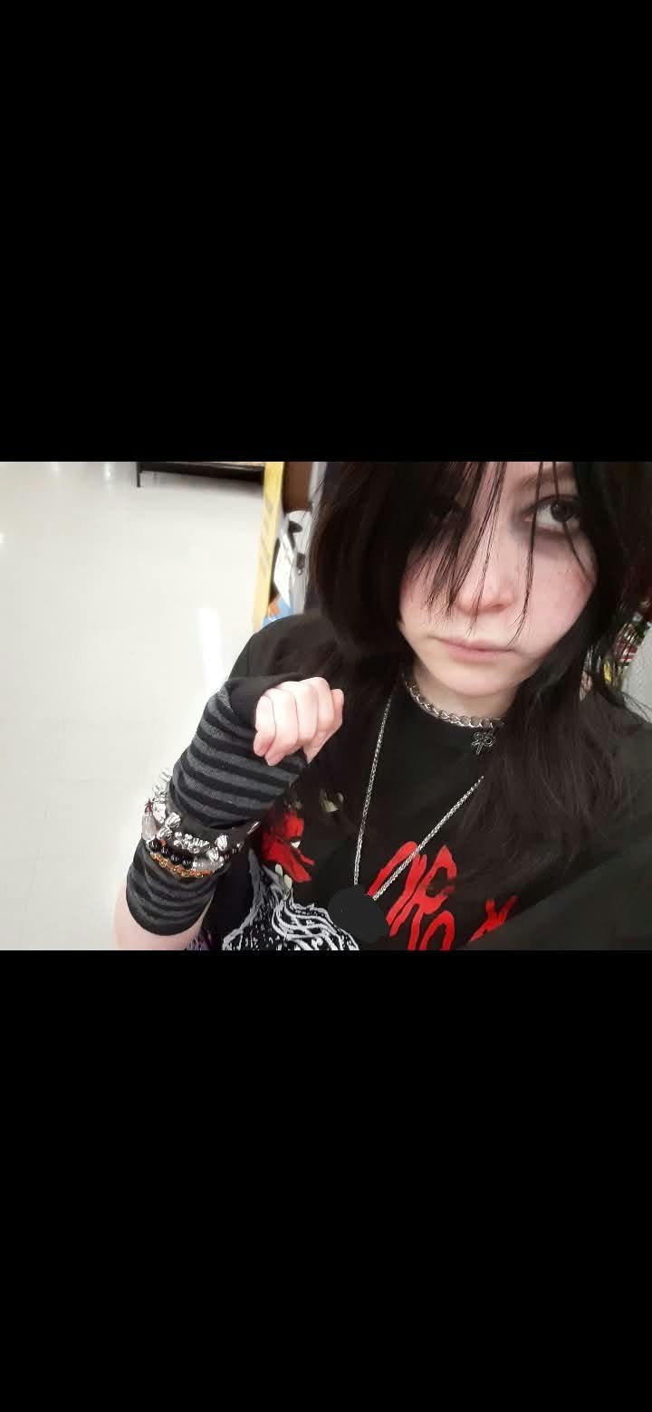 Make Veronica's Korn Concert Dream Come True campaign photo, 2 of 4
