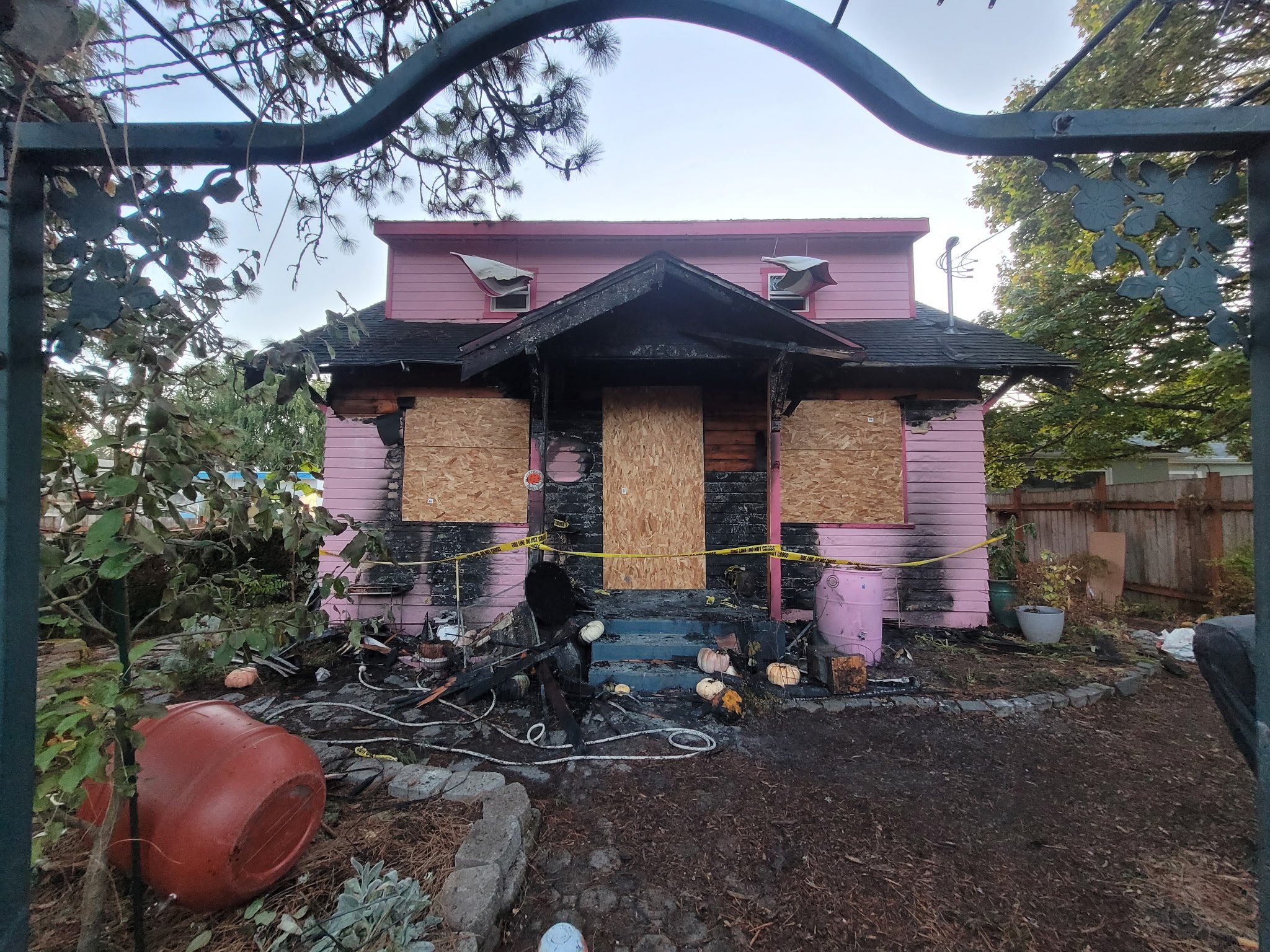 Help Naomi with expenses after a fire campaign photo, 5 of 7