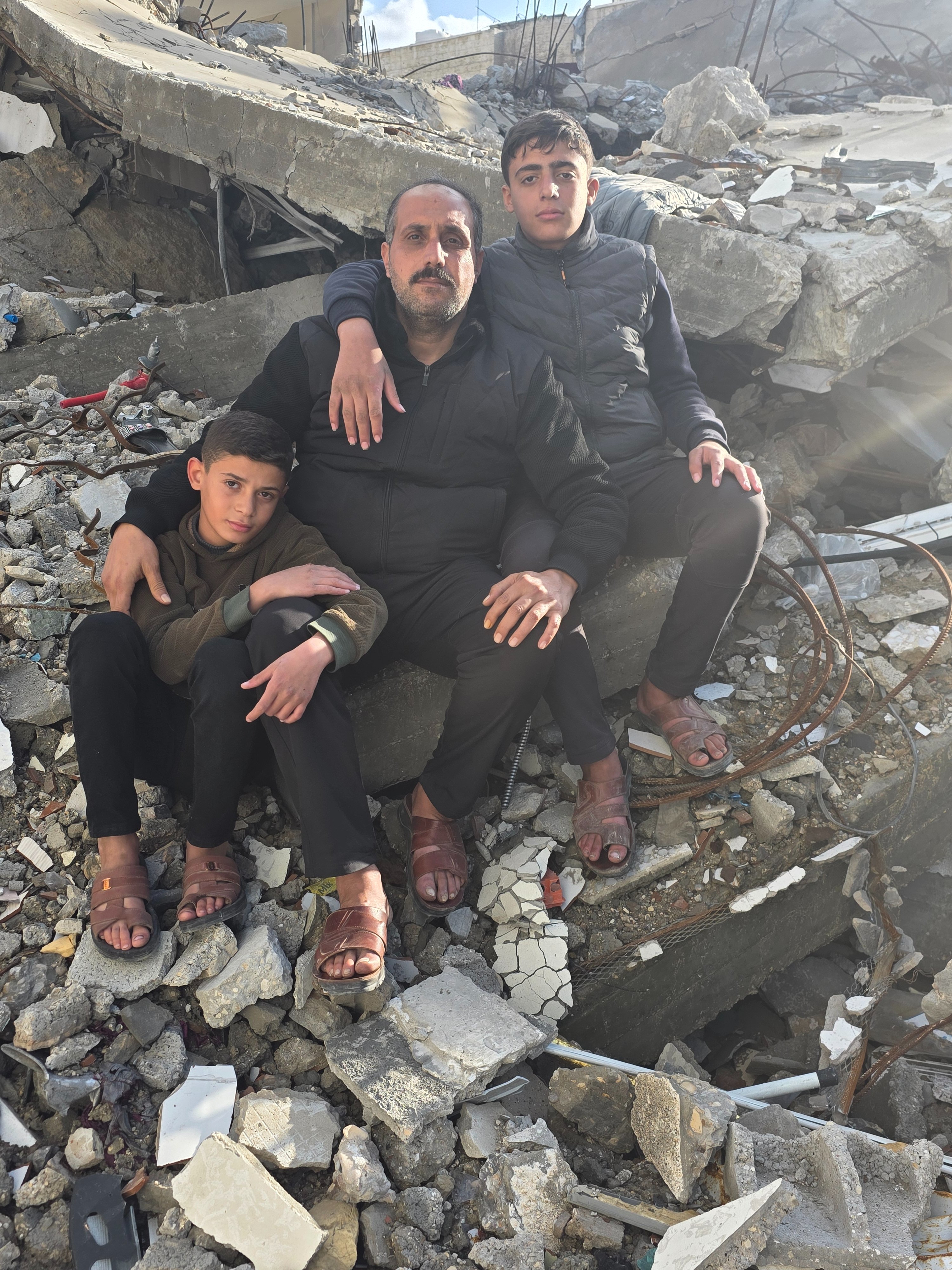 ساعدو محمد من أجل السلامة والصحة لعائلتي support to survive campaign photo, 2 of 7