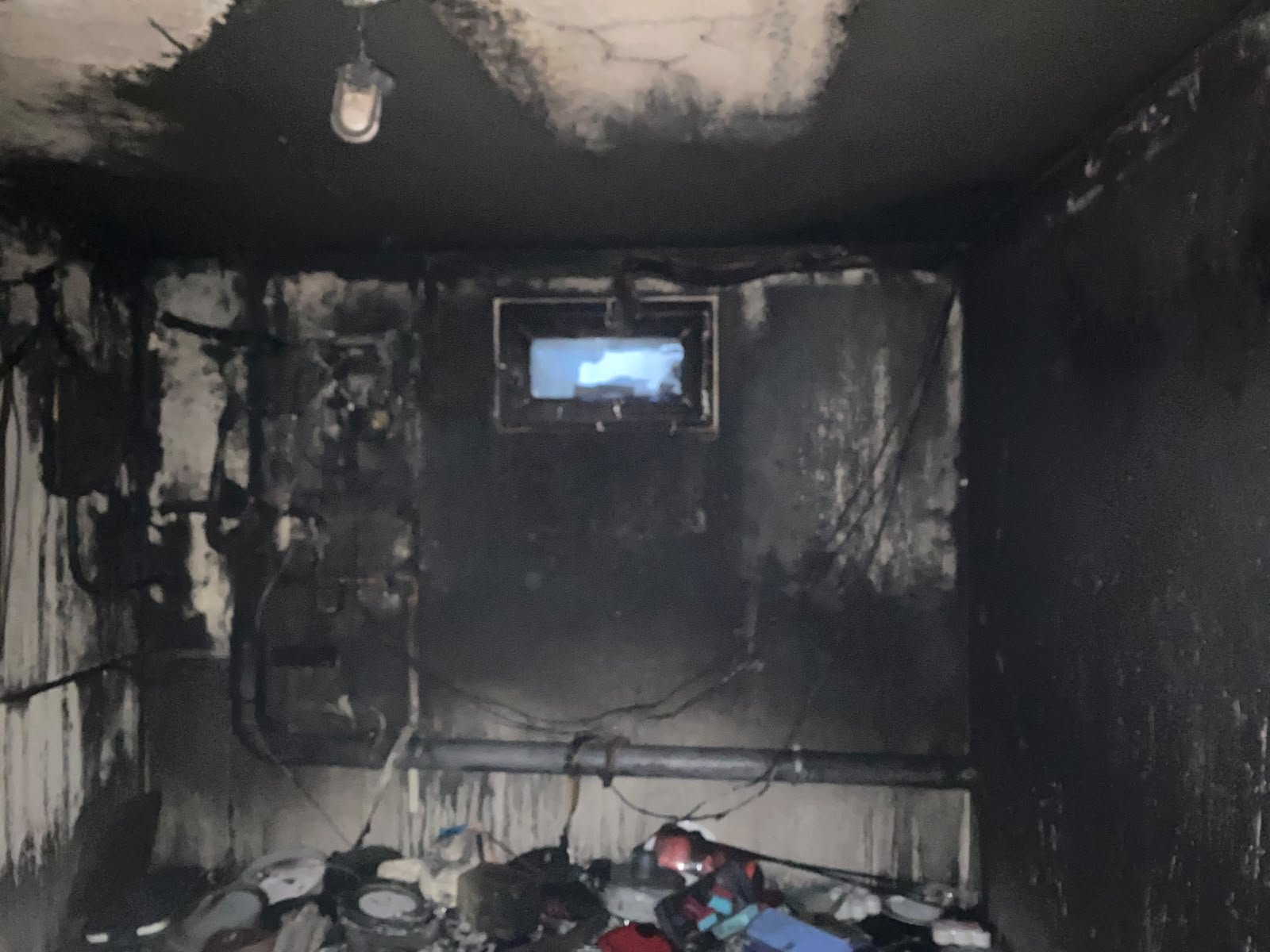 Kampagnen-Foto für „Schwelbrand in Tamm – Jugendliche klettern aus Dachfenster“, 2 von 5