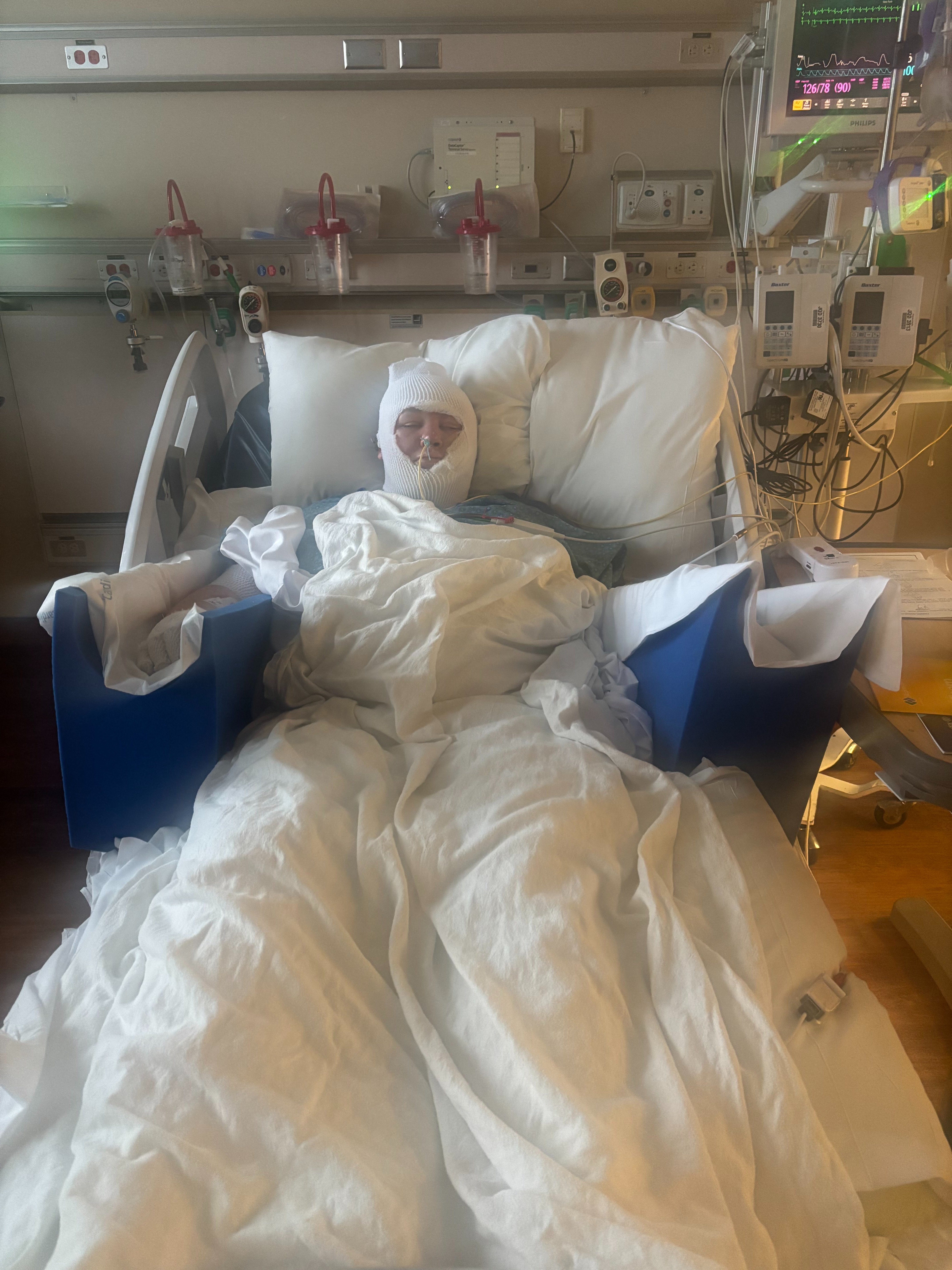 Foto van campagne Recovering After the Saint Paul Explosion, 2 van 4