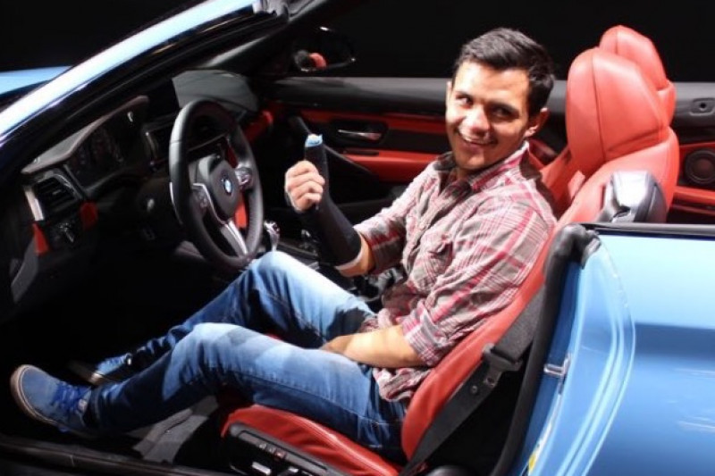 Nico: to lose use of hand for life photo