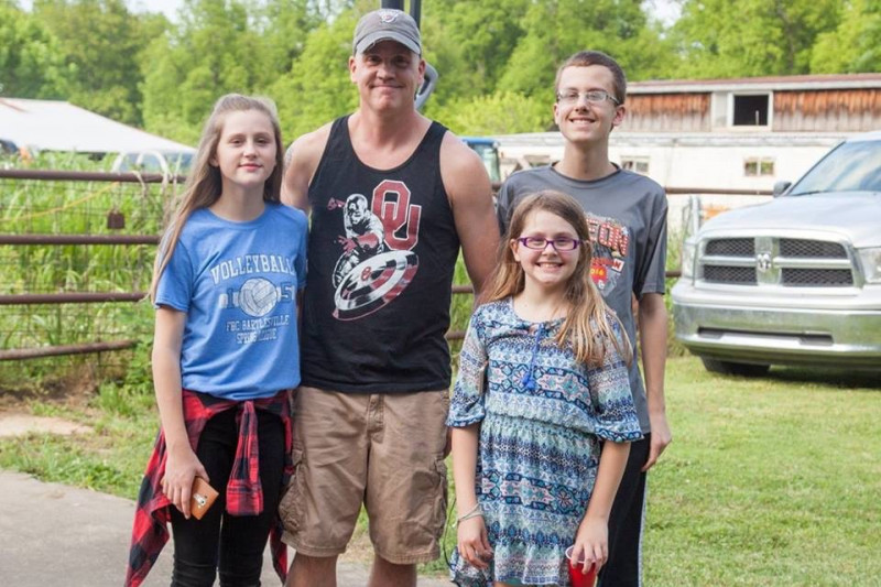 Help Bill Pittser & Family photo