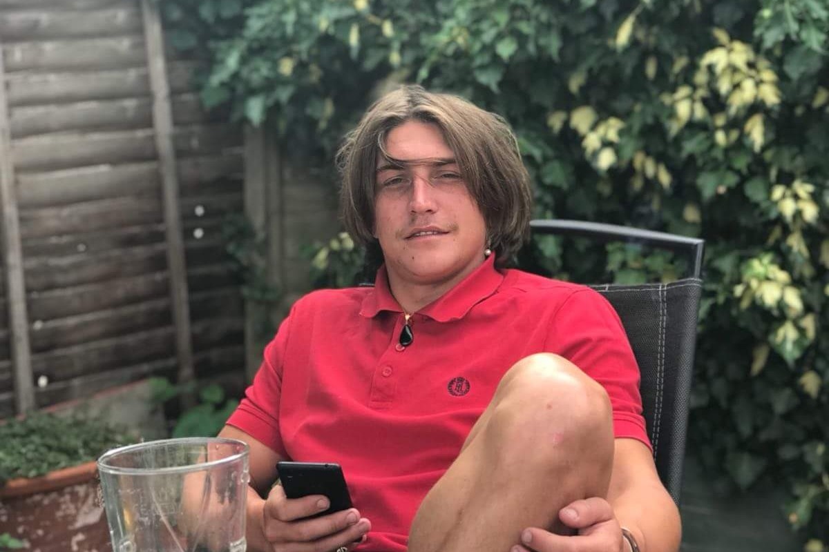 32745768_1536262389412341_r.jpeg