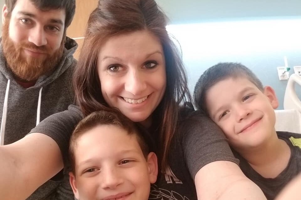 39193974_1557771717380990_r.jpeg