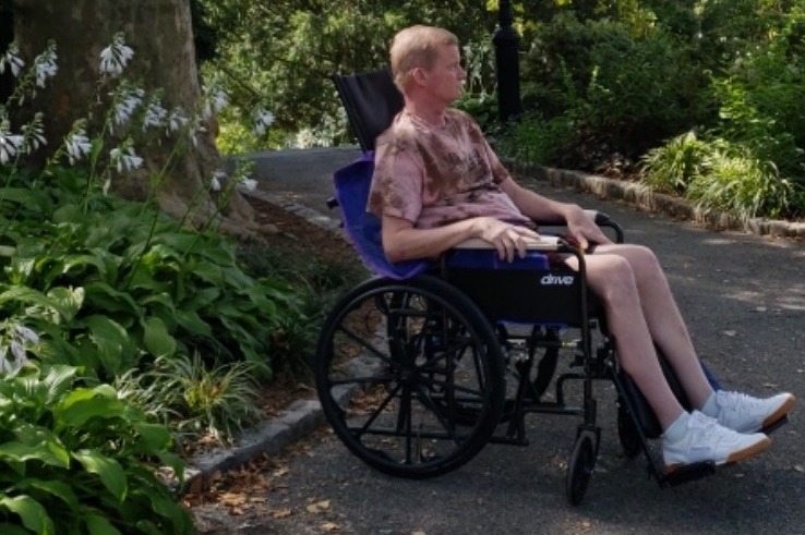 Help Per get back on his feet photo