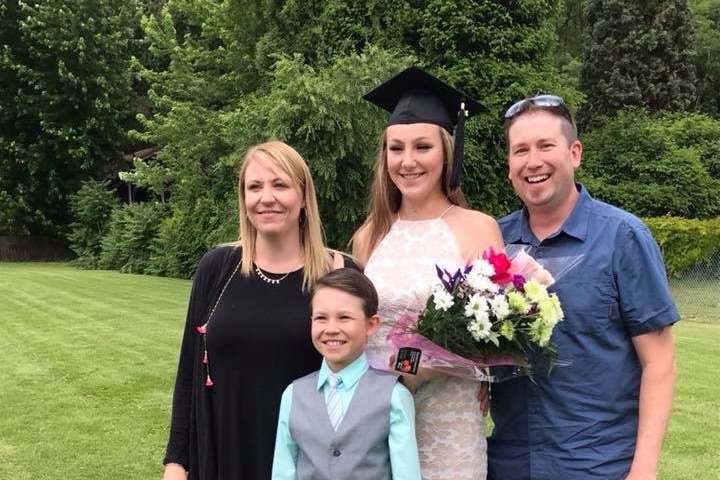 Help Starla and Family photo