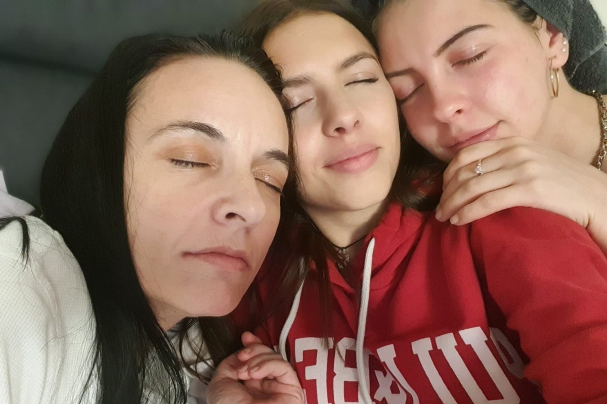 44946962_158000982663470_r.jpeg