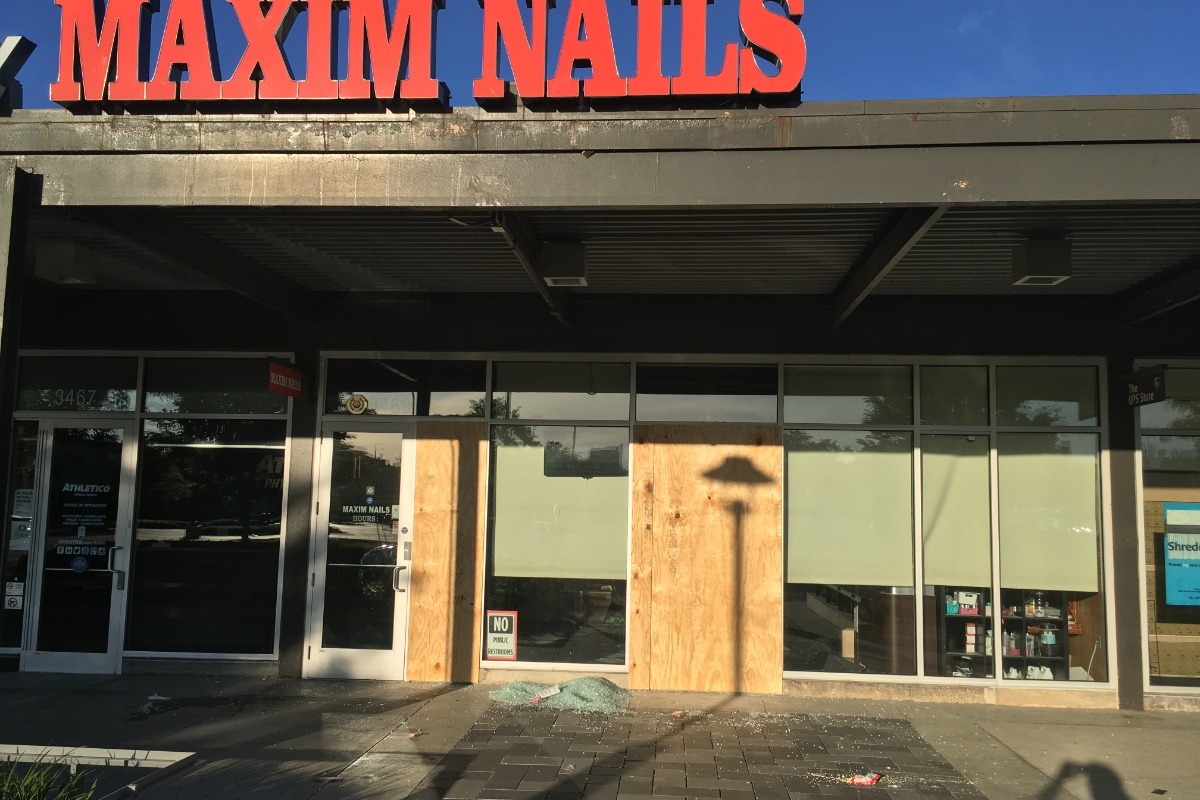 Fundraiser for Kelly Tran by Hien Tran Help Maxim Nails Recover