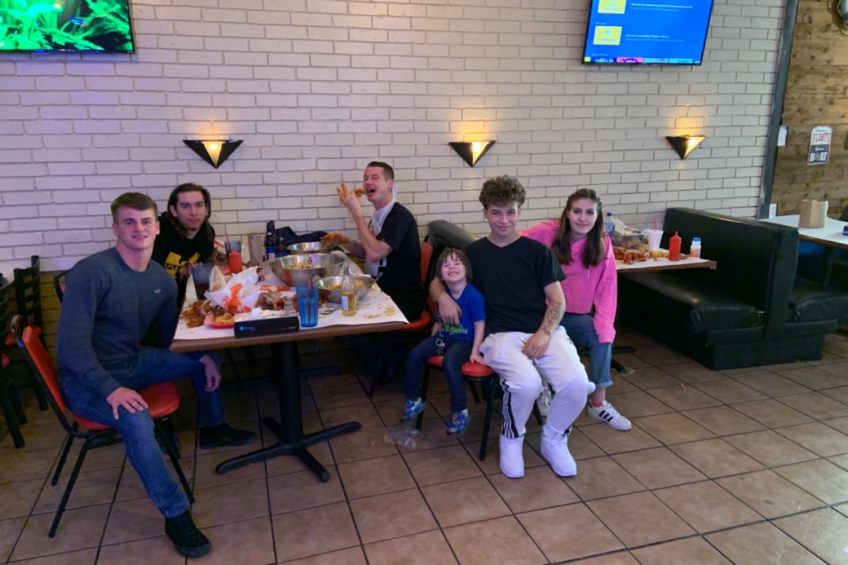 48628408_1591543595579799_r.jpeg