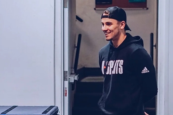 Fire relief for Coach Crouse photo