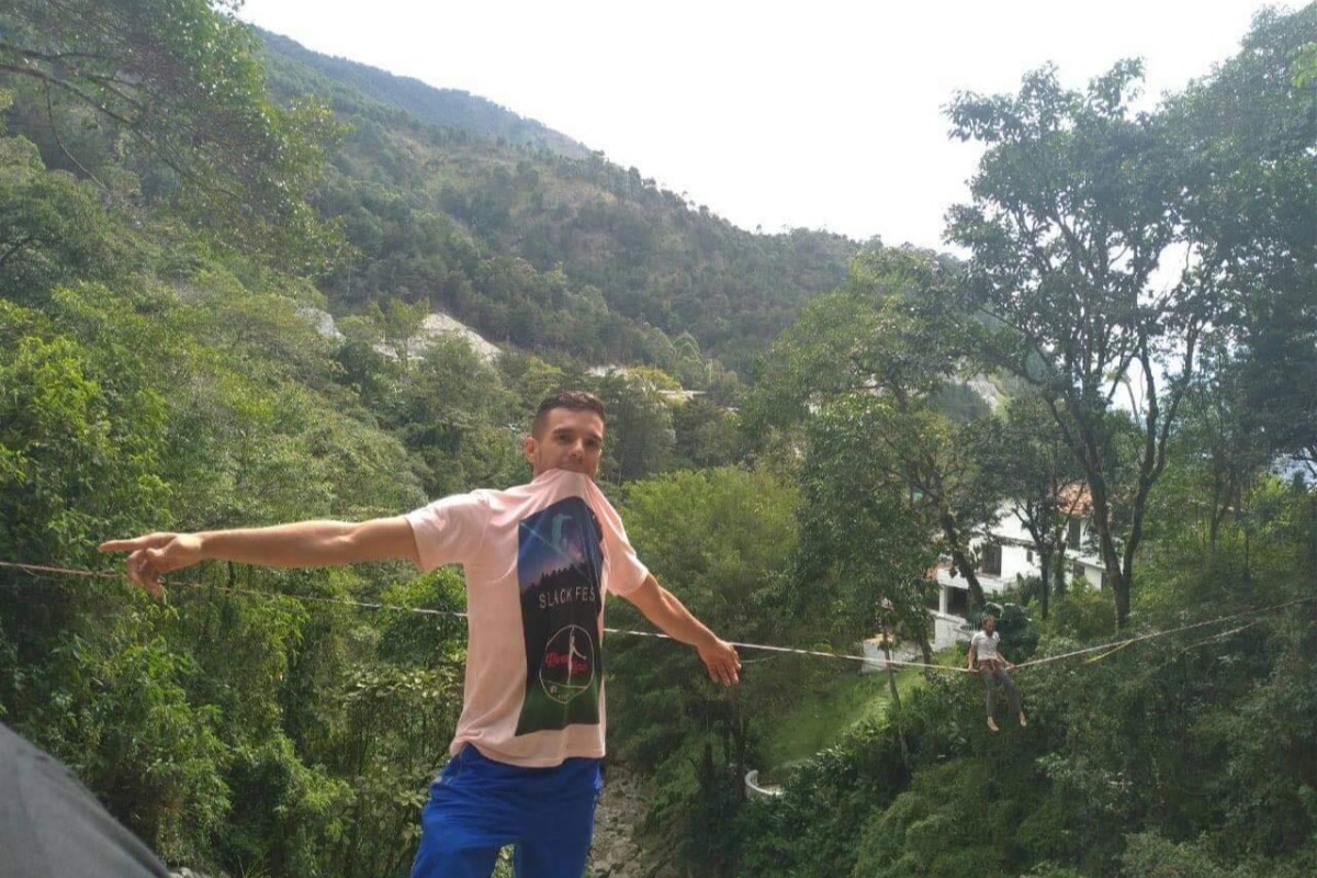 53787270_161005078938130_r.jpeg