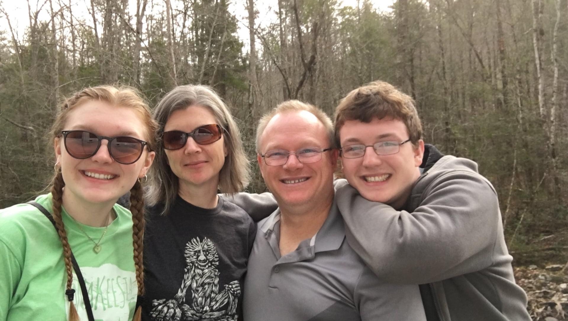 Support the Frost family photo