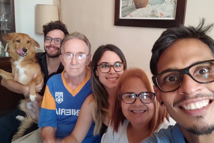 55615144_1617133251779316_r.jpeg