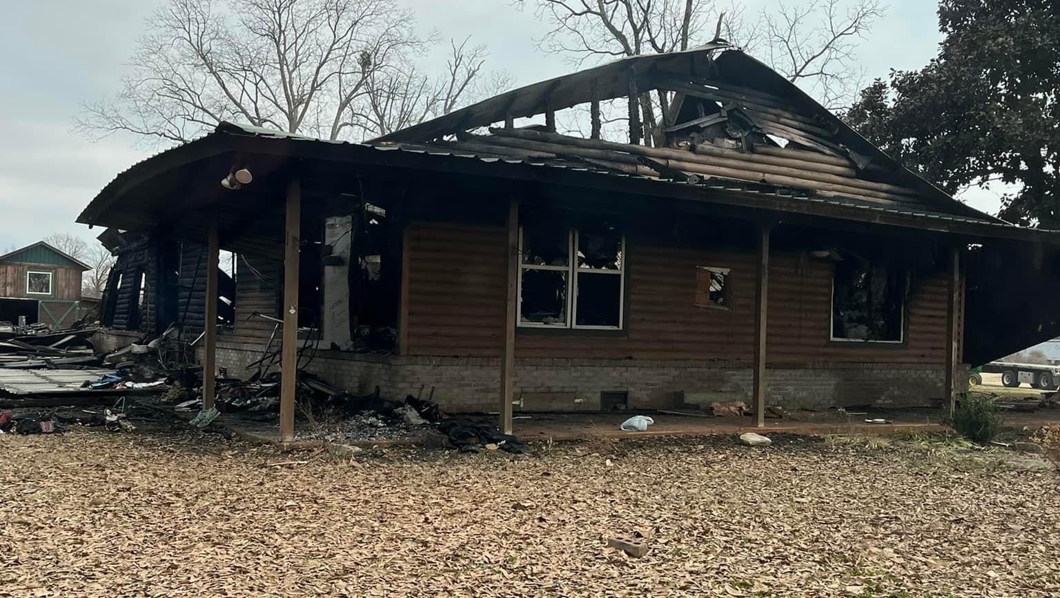 Fundraiser by Savannah Scott Help my Family after the fire