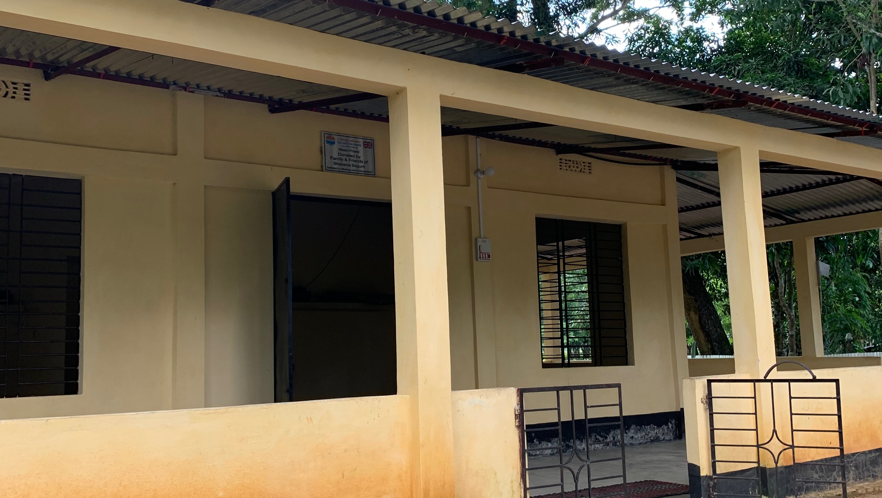 this mosque has now been built in Bangladesh photo