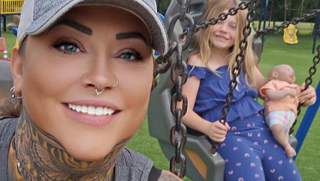 PLEASE Help me get my Daughter back, that was wrongly taken. photo
