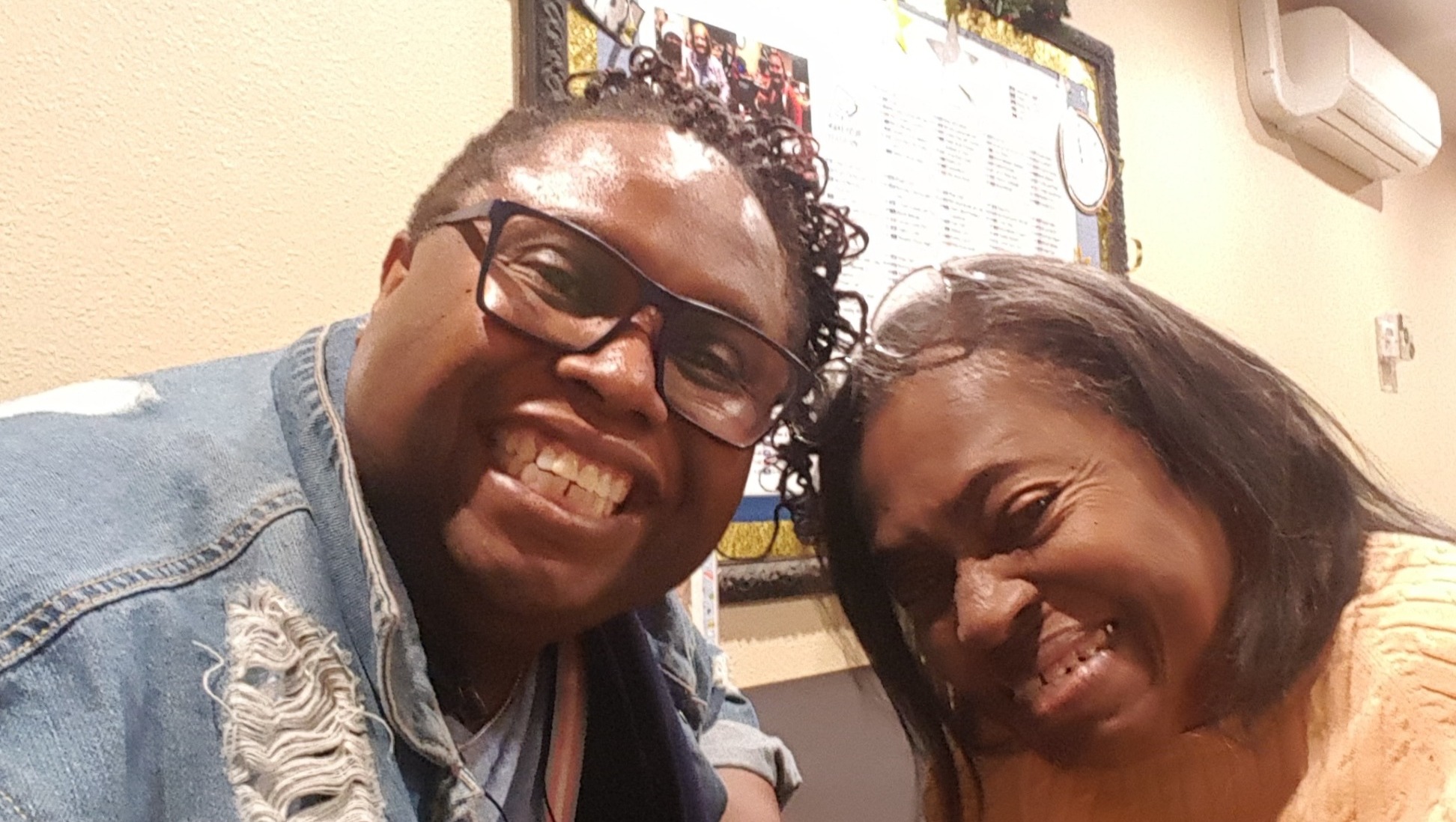 Help Sydney-Miss Barbie-Q stay afloat! photo