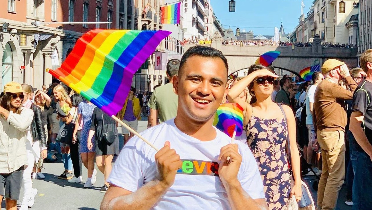 Help me to stay in Sweden photo